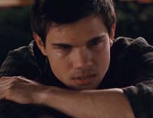 Taylor Lautner diz que chorou em 